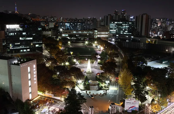 西江大学夜景图