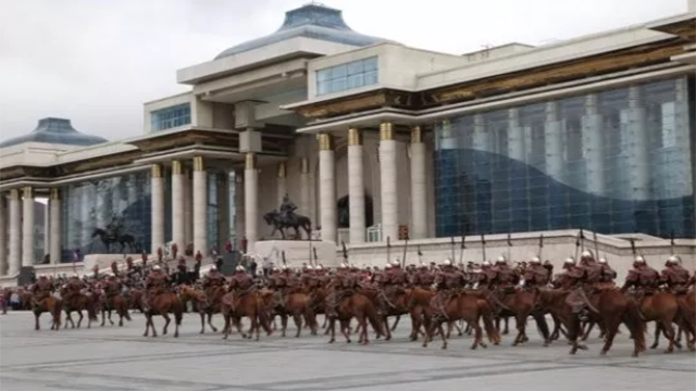 蒙古国人文大学广场